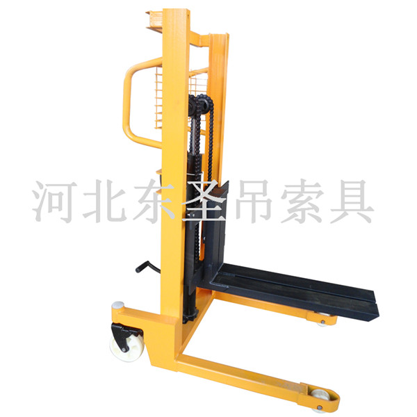 手動液壓堆高車維修主要部位細(xì)節(jié)展示--河北東圣吊索具制造有限公司--小型攪拌機|石材夾具|液壓堆高車|手動叉車 手動液壓堆高車維修主要部位細(xì)節(jié)展示--河北東圣吊索具制造有限公司--小型攪拌機|石材夾具|液壓堆高車|手動叉車