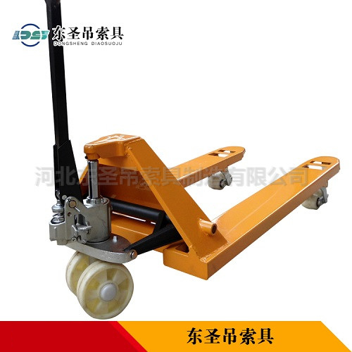 手動(dòng)液壓搬運(yùn)車價(jià)格--河北東圣吊索具制造有限公司--小型攪拌機(jī)|手動(dòng)叉車|液壓堆高車|手動(dòng)叉車 手動(dòng)液壓搬運(yùn)車價(jià)格--河北東圣吊索具制造有限公司--小型攪拌機(jī)|手動(dòng)叉車|液壓堆高車|手動(dòng)叉車